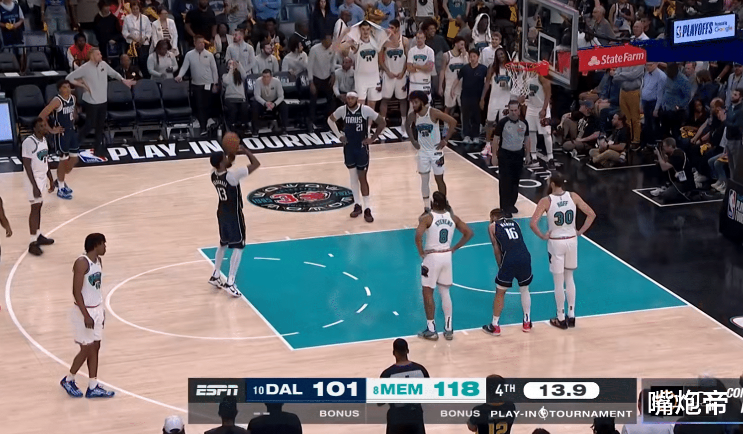 爱游戏资讯中心-包含刷新纪录引发热议！，哈登在独行侠比赛中比赛规则变更上演精彩一战的词条