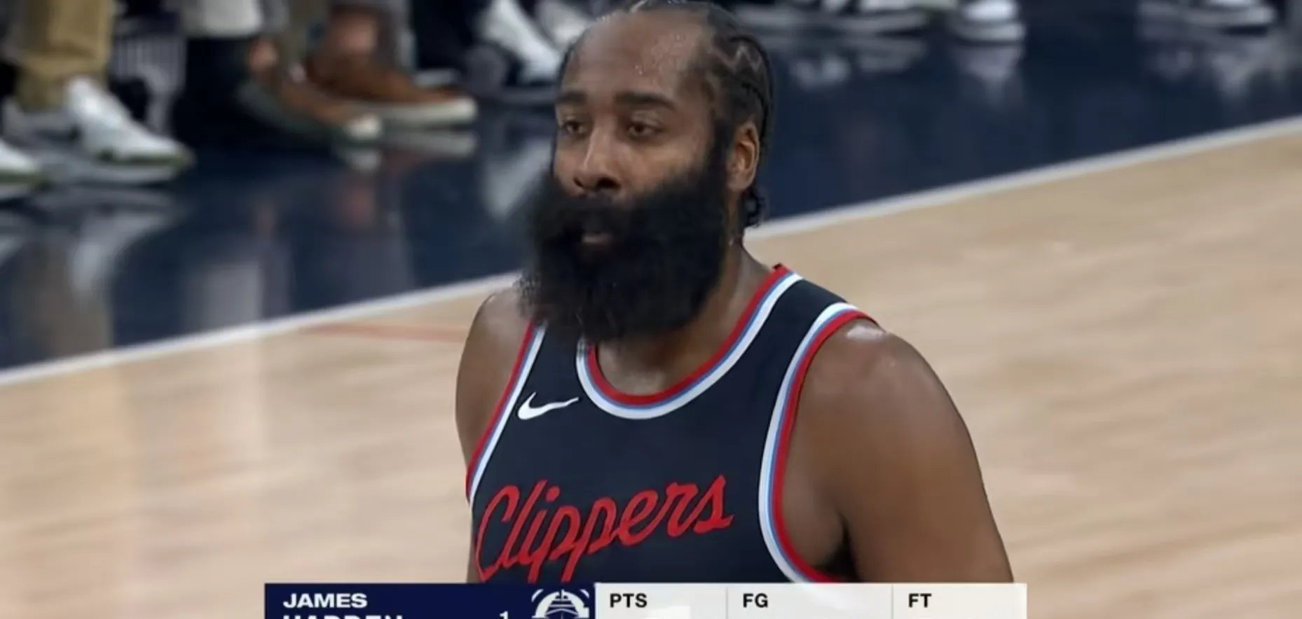 包含刷新纪录引发热议！，哈登在独行侠比赛中比赛规则变更上演精彩一战的词条