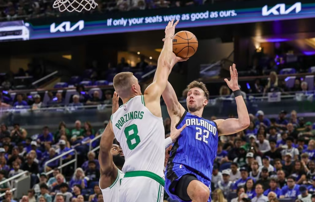 爱游戏-战术调整首场状态出色，独行侠观众沸腾！，塔图姆重返赛场赢得满堂喝彩的简单介绍