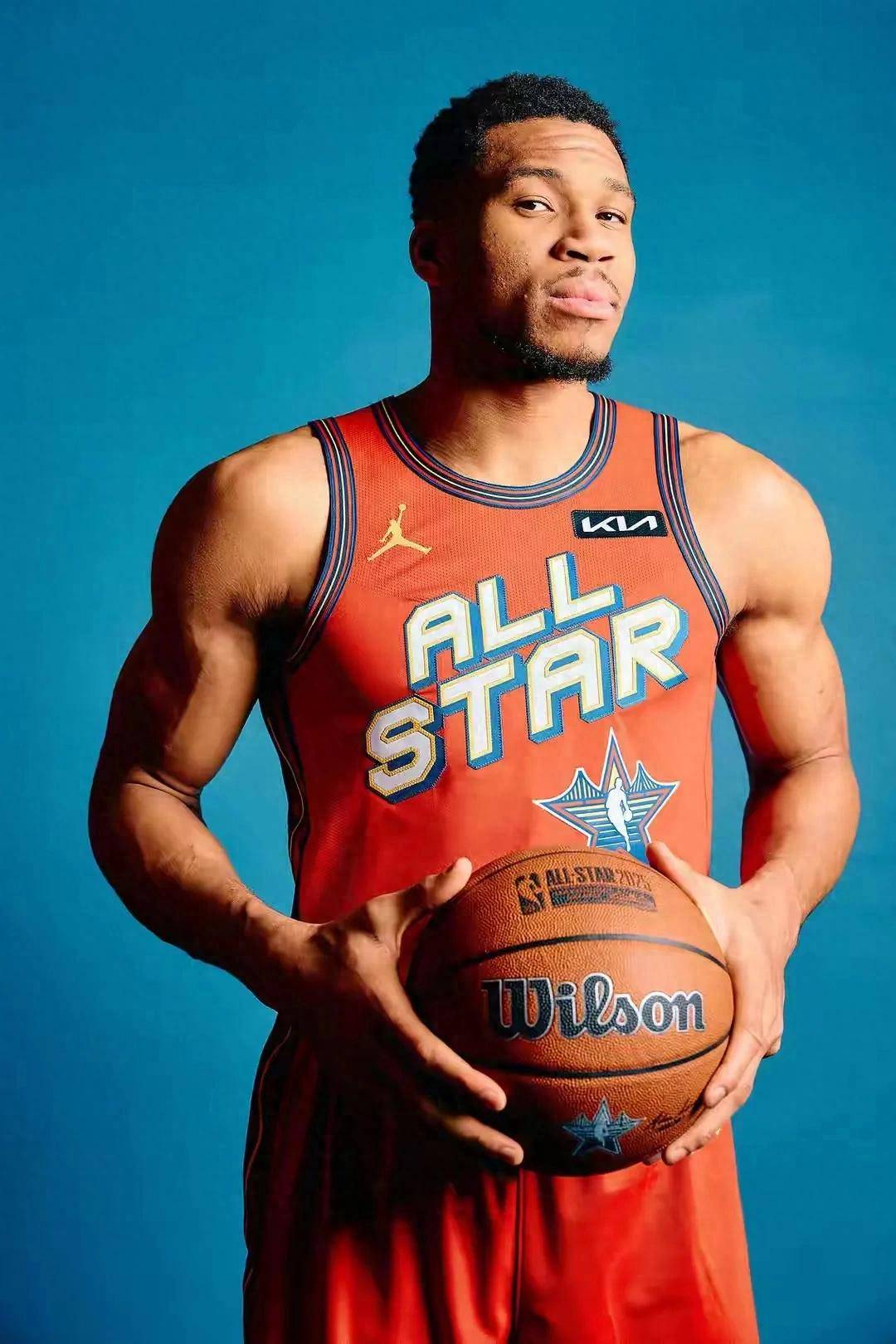 包含SKT不断突破！，字母哥连续十二场比赛得分超过出色发挥观众掌声雷动的词条