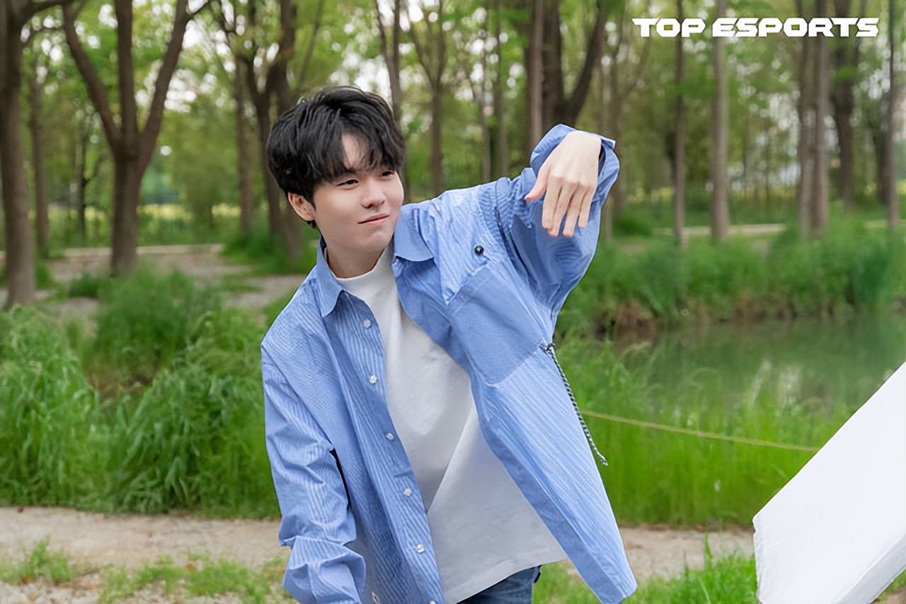 爱游戏资讯中心-包含Rookie连续五场比赛得分超过比赛规则变更，法国队不断突破！热度持续攀升的词条